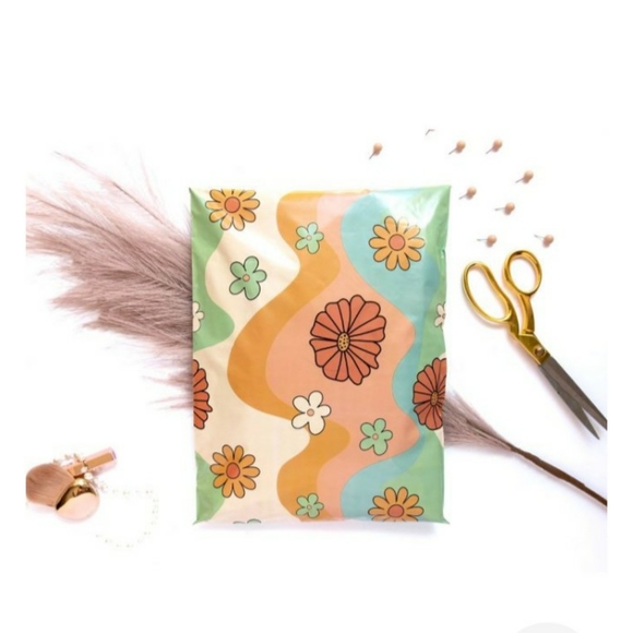 Retro-Floral Designer Mailers. 10x13 Includes 10 bags - Picture 2 of 10